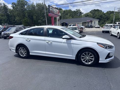 Used 2019 Hyundai Sonata SE w/ Winter Weather Package FWD image 2