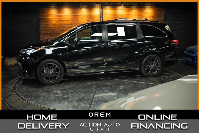 Used 2024 Toyota Sienna XSE w/ XSE Plus Package FWD image 1