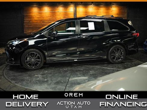 Used 2024 Toyota Sienna XSE w/ XSE Plus Package FWD image 1