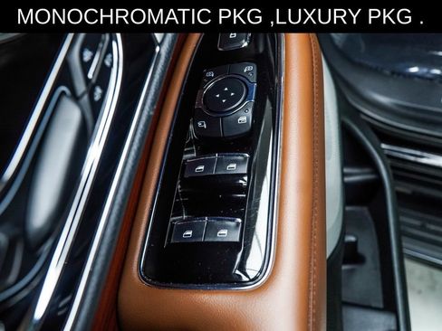 Used 2023 Lincoln Navigator Reserve AWD/4WD image 40