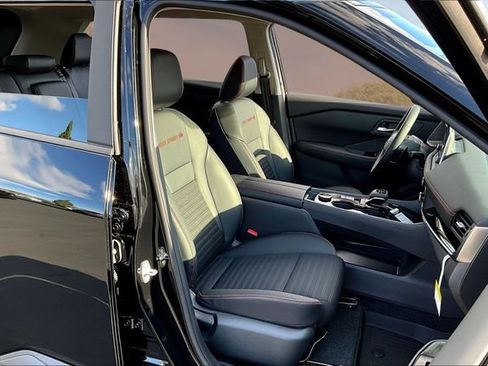 New 2026 Nissan Rogue SV AWD/4WD image 10