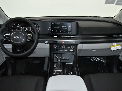 Certified 2024 Kia Carnival LX image 25