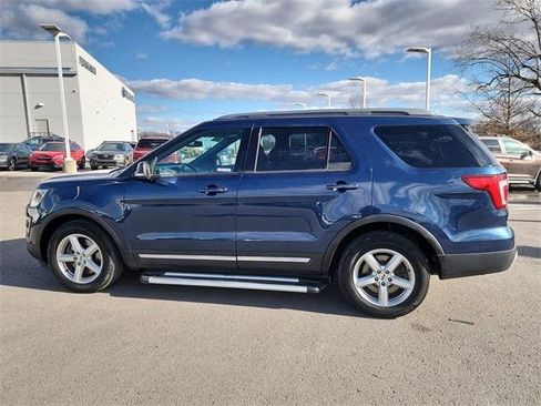 Used 2016 Ford Explorer XLT w/ Equipment Group 202A image 8