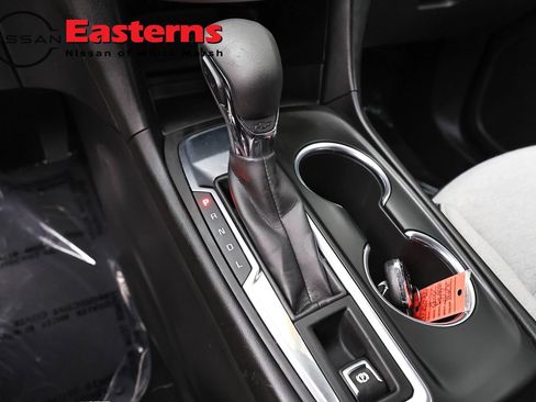 Used 2022 Chevrolet Equinox LS w/ LS Convenience Package image 13