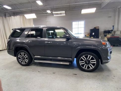 Used 2022 Toyota 4Runner Limited AWD/4WD image 3