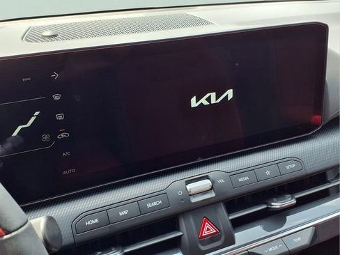 New 2026 Kia K4 GT-Line FWD image 4