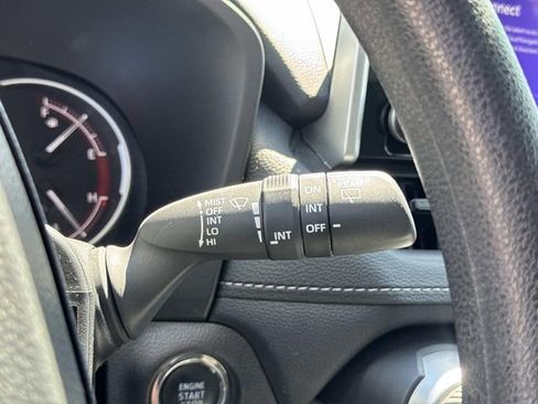 Used 2025 Toyota RAV4 XLE AWD/4WD image 27