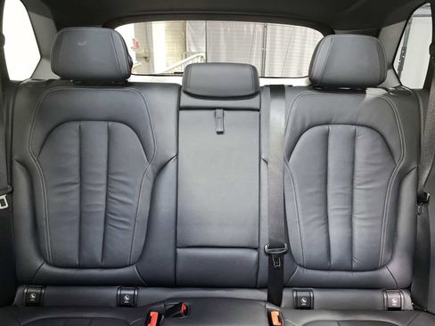 Used 2020 BMW X5 M50i image 22