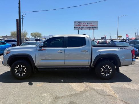 Used 2017 Toyota Tacoma TRD Off-Road w/ Tow Package RWD image 3