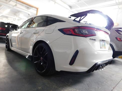 Used 2024 Honda Civic Type R image 4