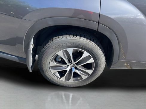 Used 2023 Toyota Highlander XLE image 13