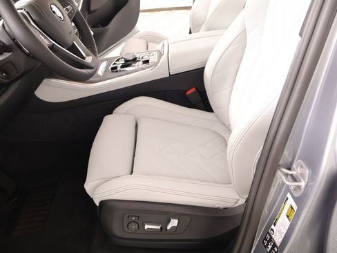 New 2026 BMW X5 xDrive40i AWD/4WD image 11