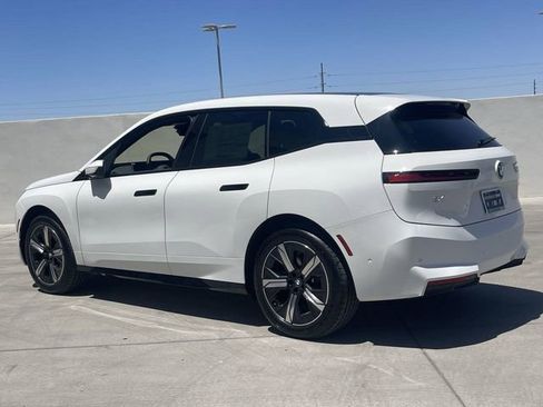 Used 2026 BMW iX xDrive60 w/ Premium Package image 8