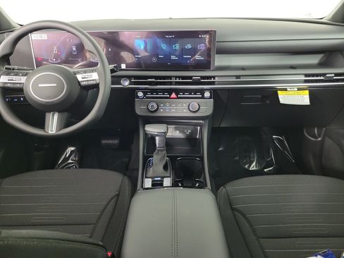 New 2025 Hyundai Santa Cruz SE image 4