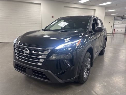 Used 2024 Nissan Rogue S image 3