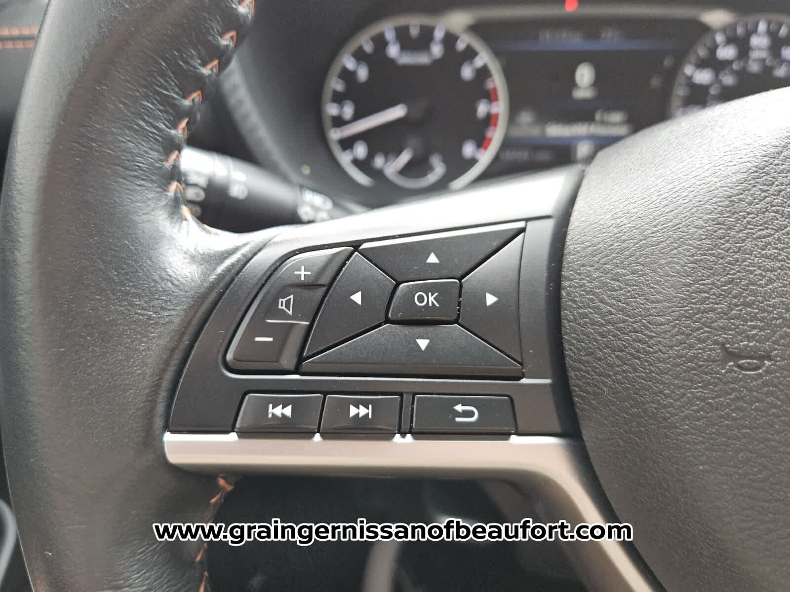 Used 2022 Nissan Sentra SR w/ Midnight Edition FWD image 12