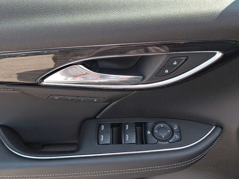 Used 2023 Buick Envision Essence AWD/4WD image 12