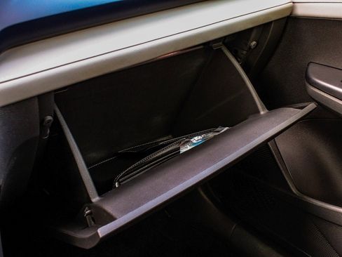 Used 2024 Volkswagen Taos SE w/ Panoramic Sunroof Package image 18