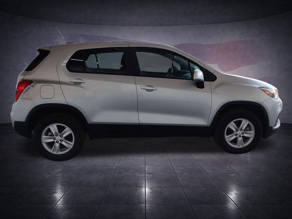 Used 2018 Chevrolet Trax LS AWD/4WD image 6