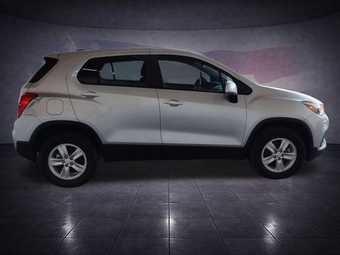 Used 2018 Chevrolet Trax LS AWD/4WD image 6