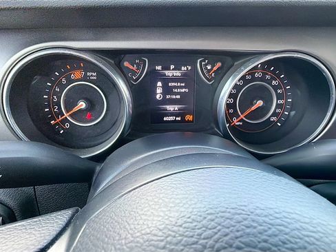 Used 2020 Jeep Wrangler Unlimited Sport AWD/4WD image 37