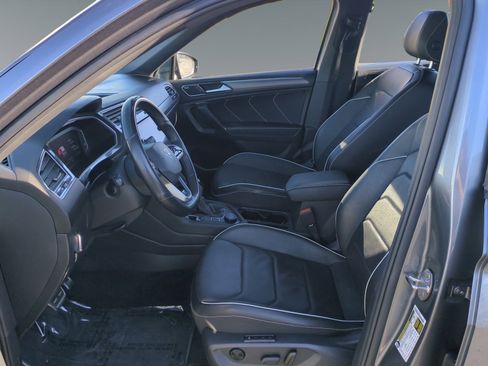 Used 2022 Volkswagen Tiguan SEL R-Line image 9
