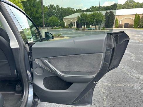 Used 2023 Tesla Model Y Long Range AWD/4WD image 59