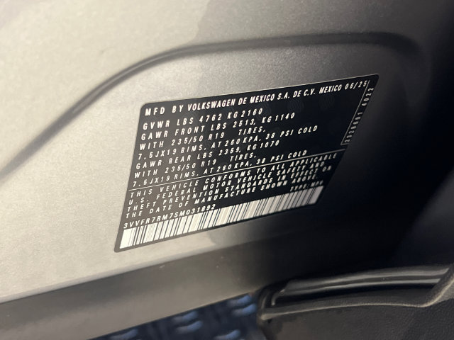 Certified 2025 Volkswagen Tiguan SE FWD image 29