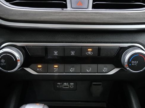 Used 2024 Nissan Altima 2.5 SV FWD image 18