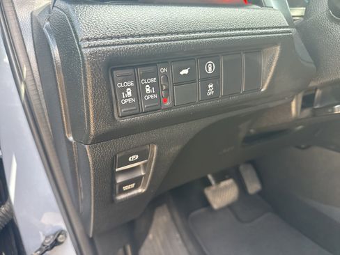 Used 2023 Honda Odyssey Sport image 23