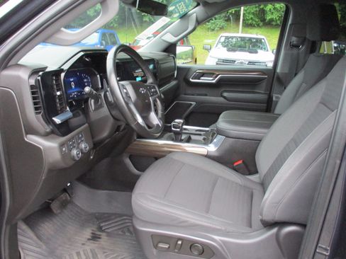 Used 2023 Chevrolet Silverado 1500 RST AWD/4WD image 11