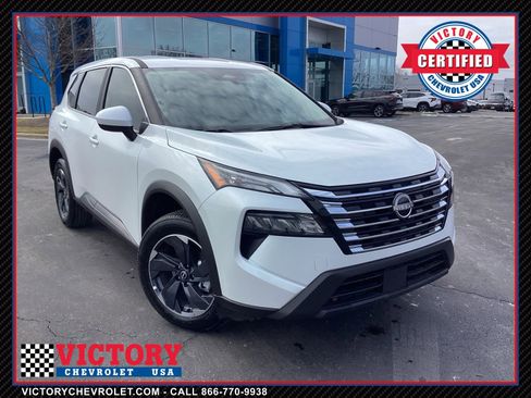 Used 2025 Nissan Rogue SV image 1