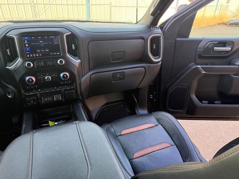 Used 2023 GMC Sierra 2500 AT4 image 32