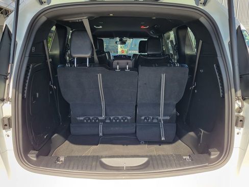 Used 2023 Chrysler Pacifica Touring-L w/ S Appearance Package FWD image 24
