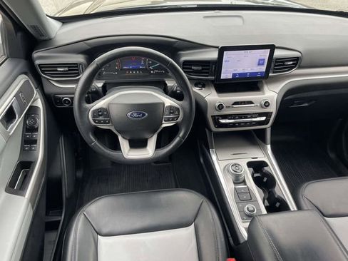 Certified 2023 Ford Explorer XLT w/ Equipment Group 202A image 11