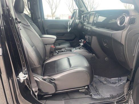 Used 2023 Jeep Wrangler Unlimited Sahara image 12