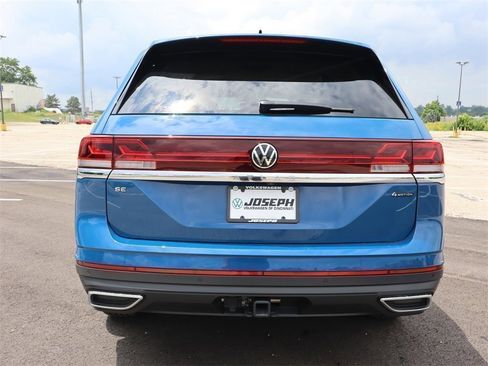 New 2025 Volkswagen Atlas SE image 4