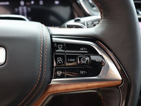 New 2025 Jeep Grand Cherokee Summit image 17