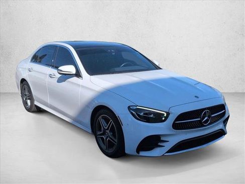 Used 2023 Mercedes-Benz E 350 4MATIC Sedan image 3