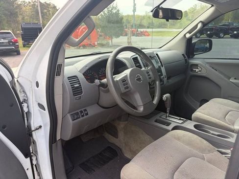 Used 2017 Nissan Frontier SV AWD/4WD image 8