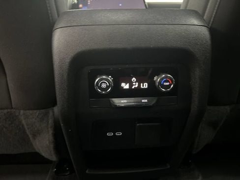 Certified 2024 Chevrolet Traverse LT w/ Midnight/Sport Edition FWD image 21