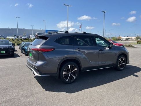 Used 2022 Toyota Highlander XSE AWD/4WD image 7