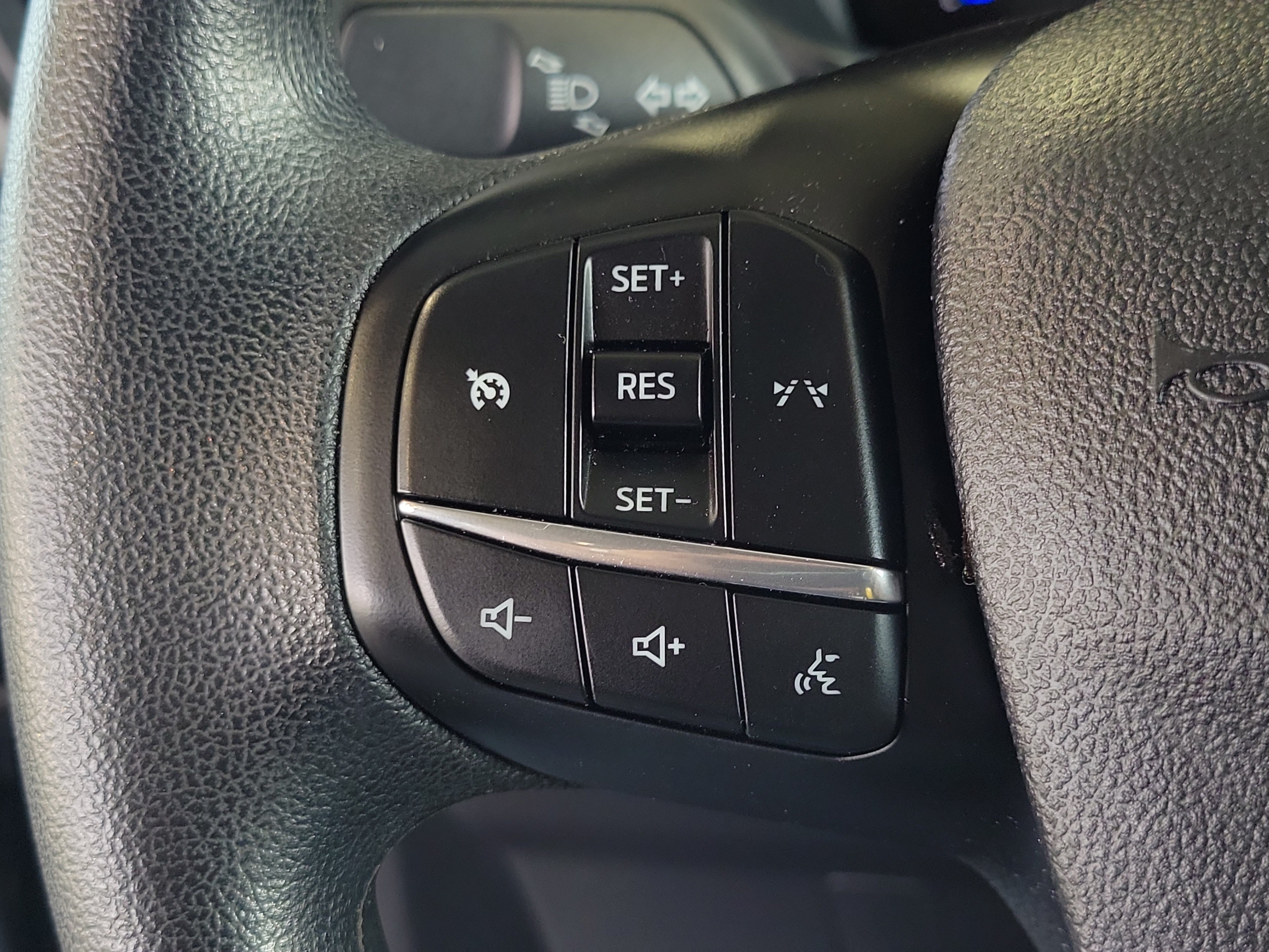 Used 2025 Ford Escape Active AWD/4WD image 23