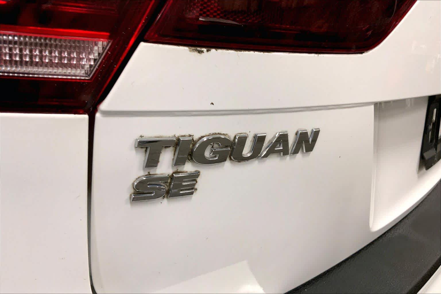 Used 2021 Volkswagen Tiguan SE w/ Panoramic Sunroof Package AWD/4WD image 31