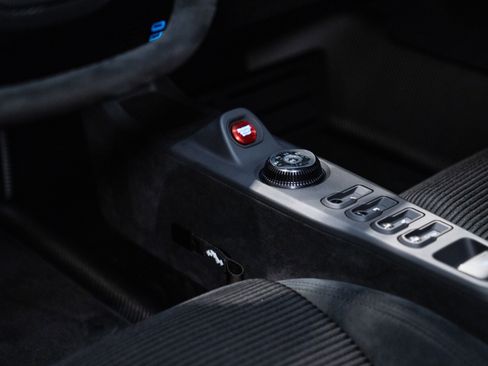 Used 2018 Ford GT image 28