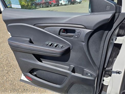 Used 2025 Honda Ridgeline TrailSport image 11