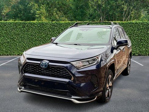 Used 2021 Toyota RAV4 SE image 6