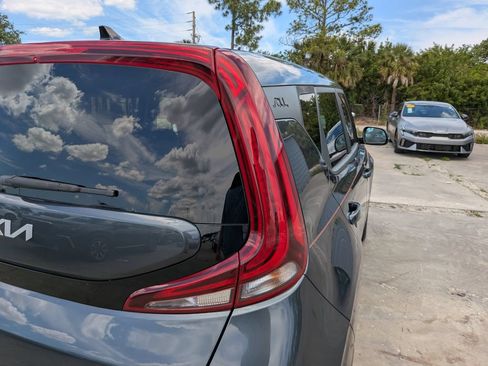 Certified 2022 Kia Soul Turbo FWD image 11