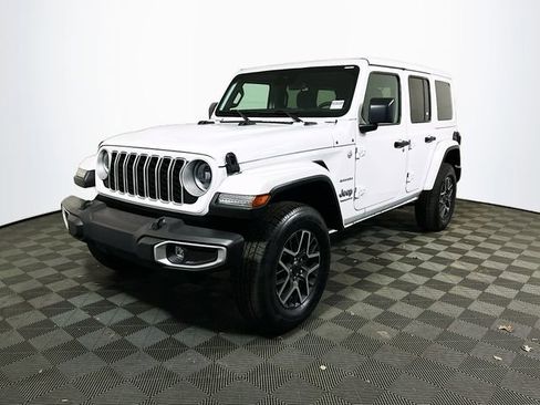 Used 2024 Jeep Wrangler Sahara image 4