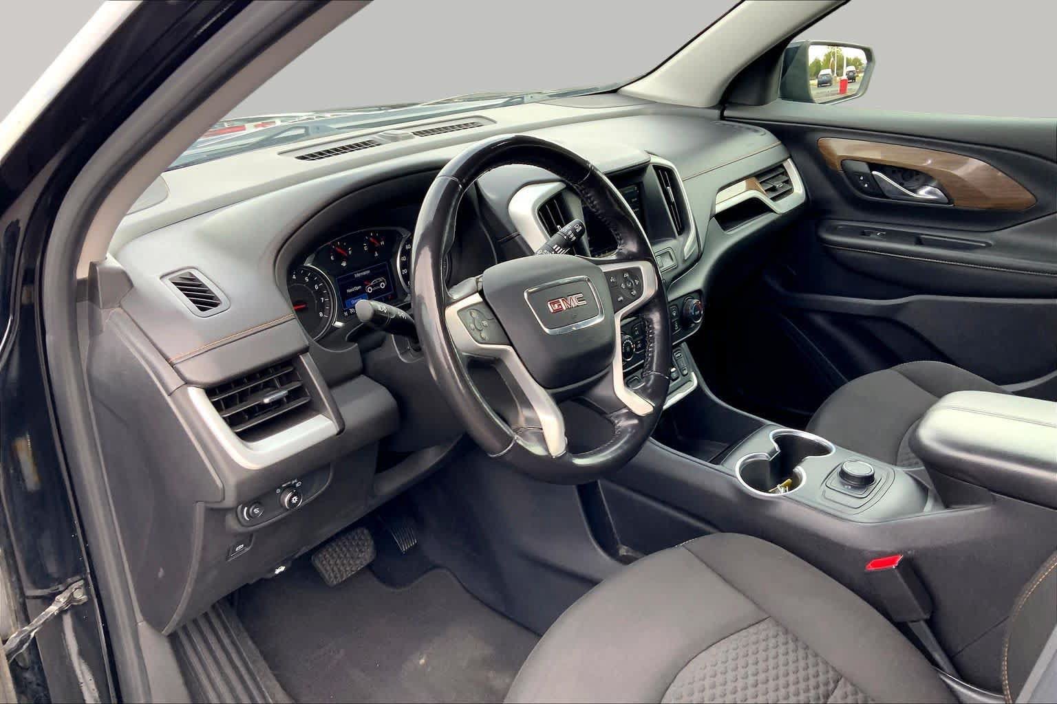 Used 2019 GMC Terrain SLE w/ Black Edition FWD image 18